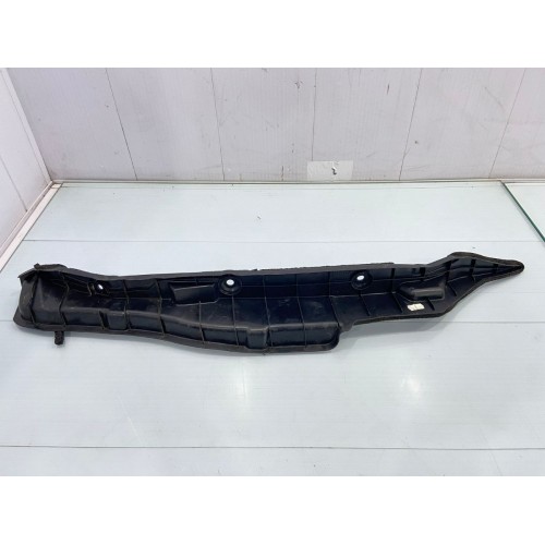 Moldura Interna Para-lama Direito Toyota Hilux 2020/2022