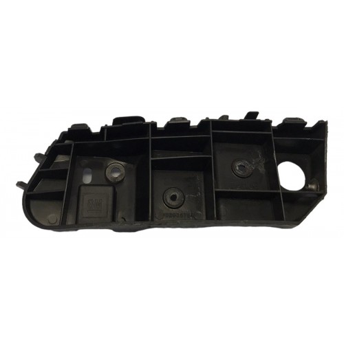 Guia Para-choque Dianteiro Esquerdo Chev...